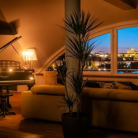 Unique Penthouse & Terrace 6br+3.5bath, Views! *